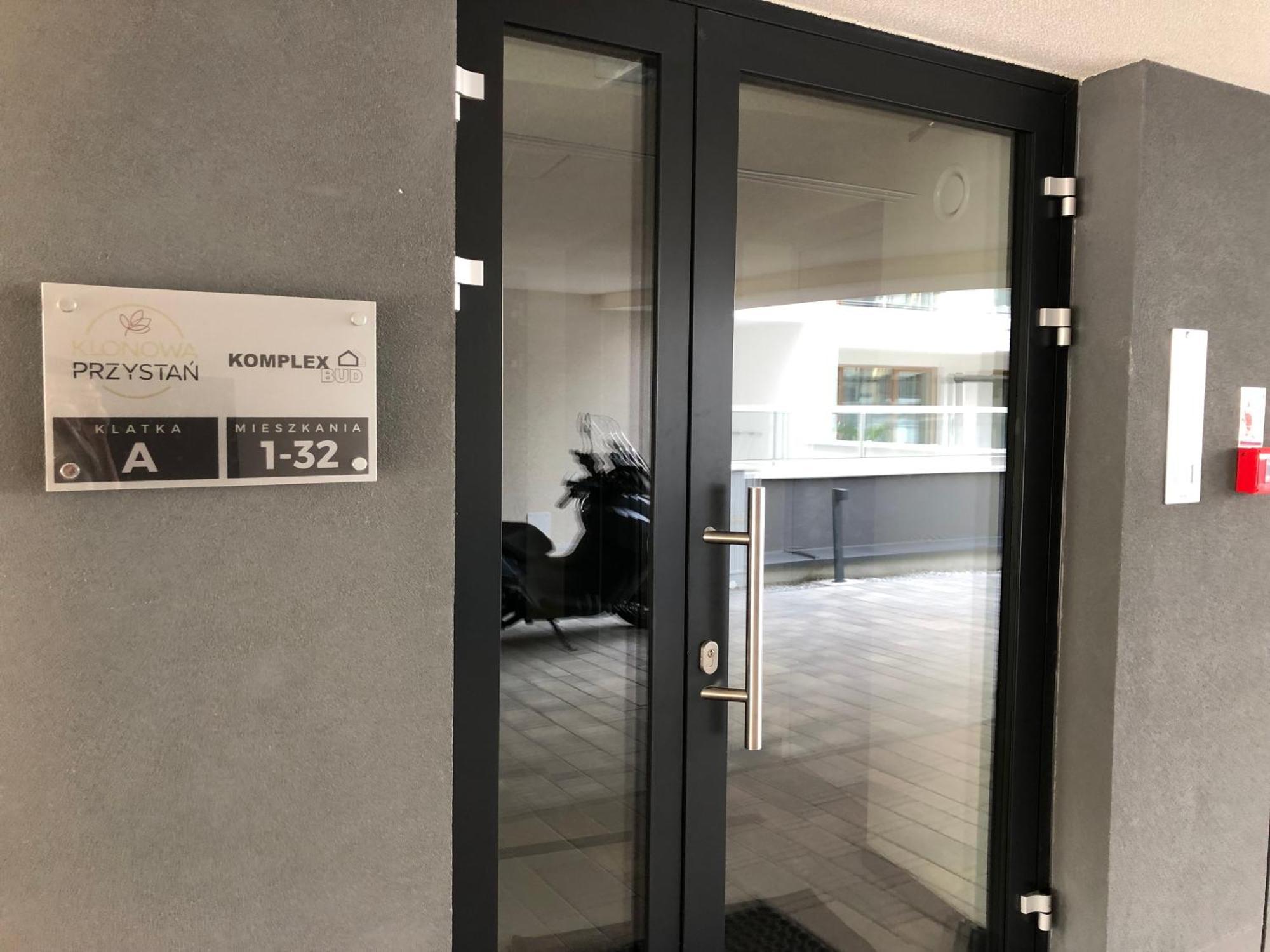 Komfortowe Apartamenty Kielce Klonowa ,Ogrodek, Garaz Podziemny, Samodzielne Wejscie Na Kod 24H 外观 照片